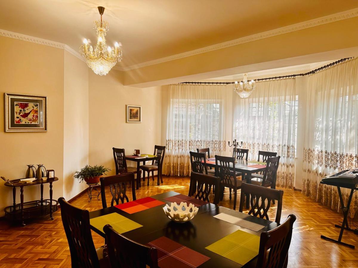 Astoria Garden Hotel Bishkek Exterior photo