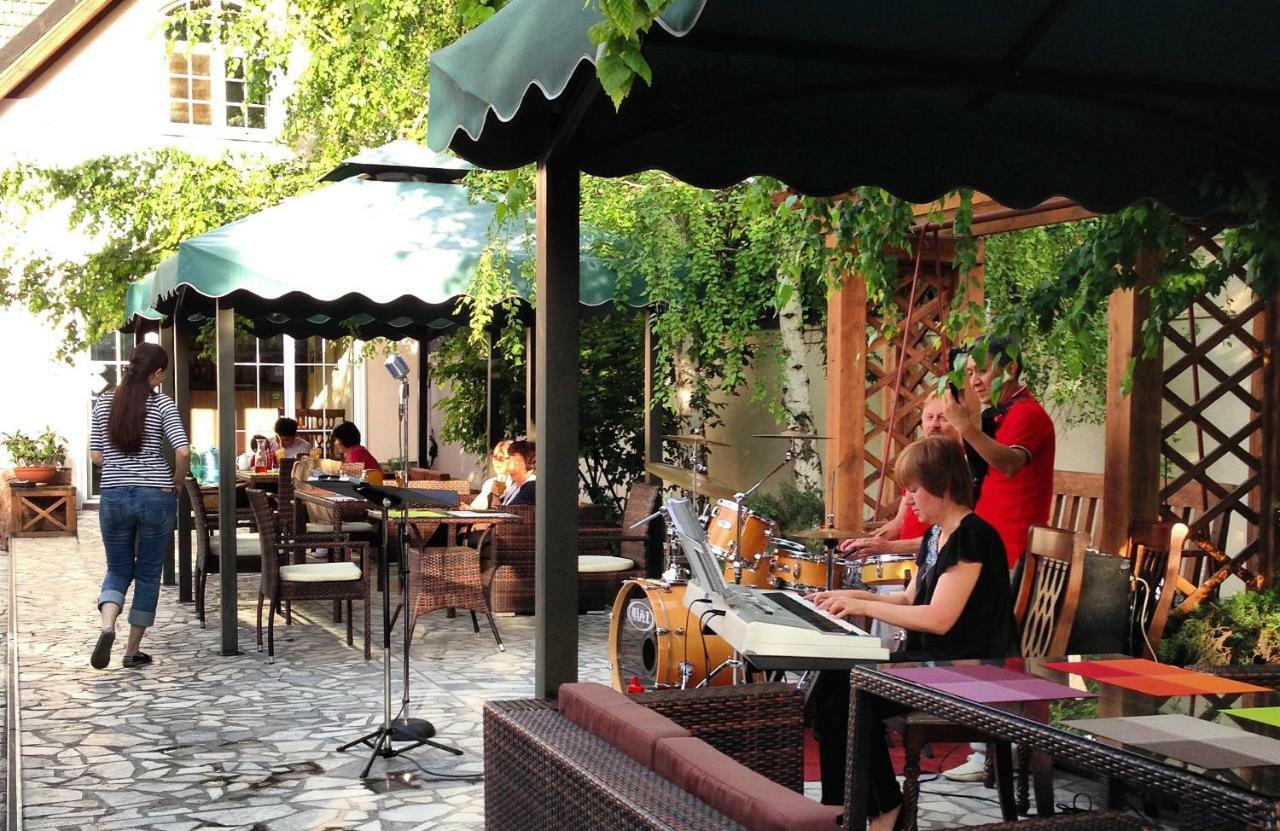 Astoria Garden Hotel Bishkek Exterior photo